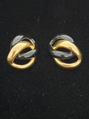 Vintage Napier Gold Tone And Black Enamel Knot Earrings Pierced
